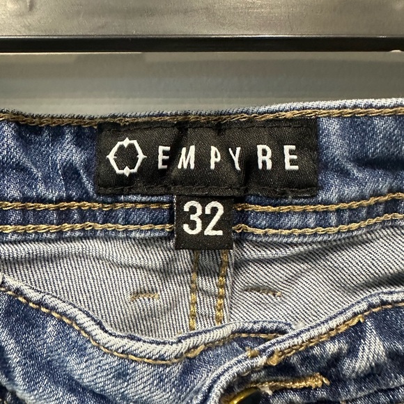 Zumies Empyre Mens size 32 distress & bleach stain tapered Jeans - Picture 2 of 5